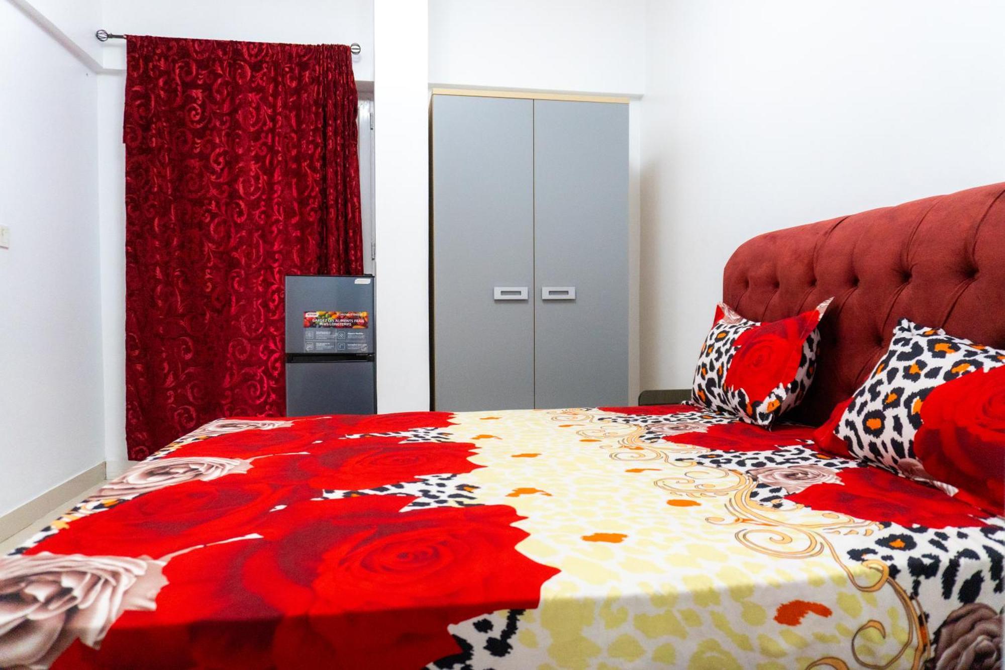 Chambres Meublees Avenue Cheikh Anta Diop Dakar Exterior photo