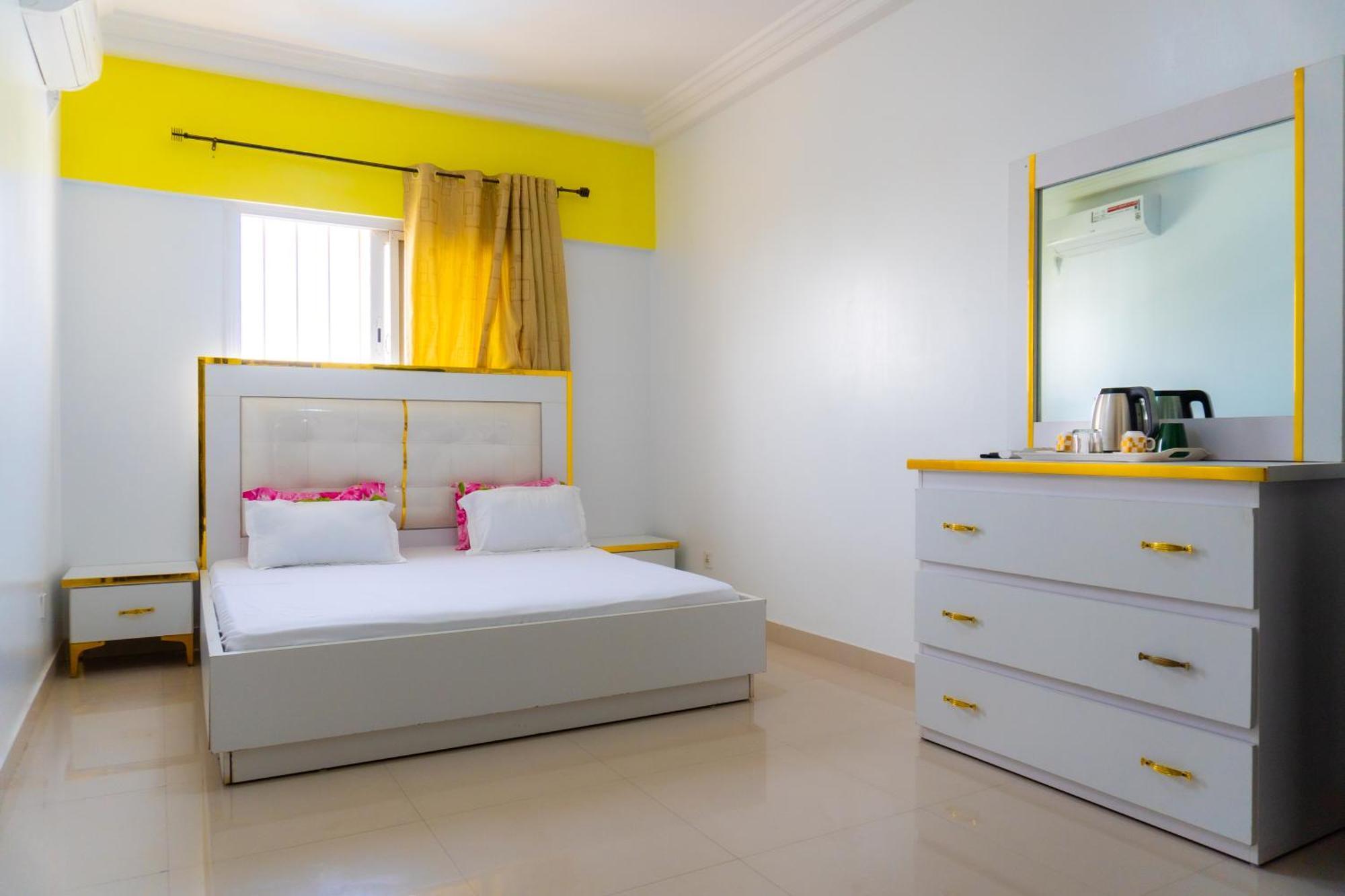 Chambres Meublees Avenue Cheikh Anta Diop Dakar Exterior photo
